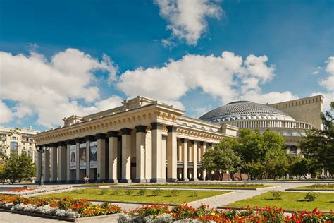 Das Novosibirsk Opera und Ballett Theater: Erleben Sie russische Kunst und Kultur in ihrer reinsten Form!