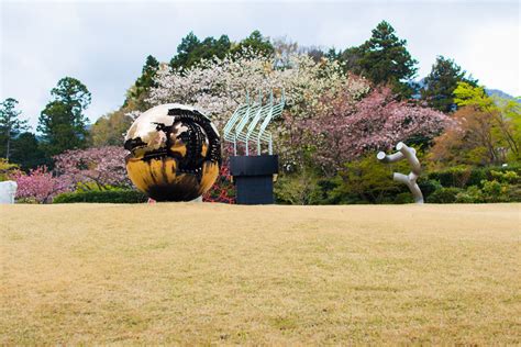 Hakone Open-Air Museum: Ein Kunstparadies inmitten der Natur!