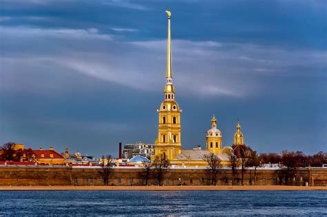 Das Peter-und-Paul-Fortress – Ein historisches Zeugnis der Macht und Pracht von St. Petersburg!