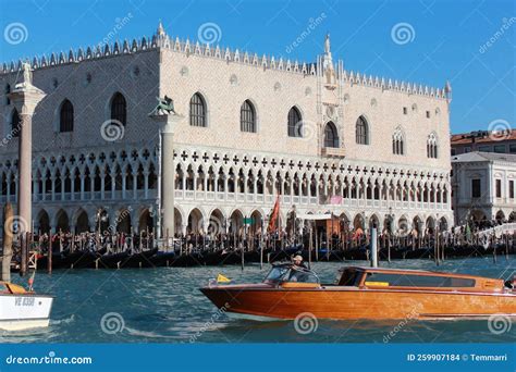  Der Palazzo Ducale: Ein Meisterwerk der venezianischen Architektur!